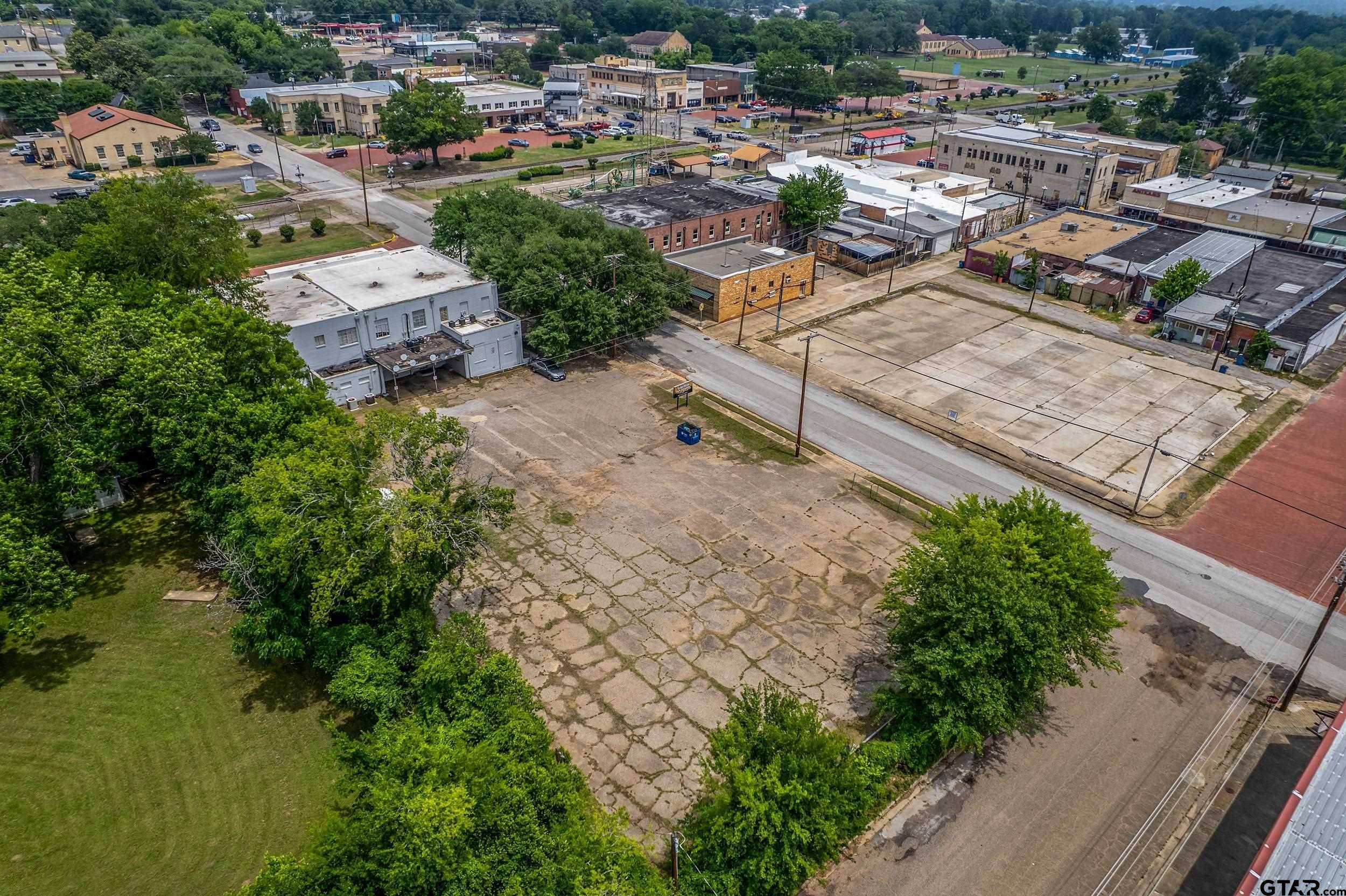 Gladewater, TX 75647,301 W Commerce