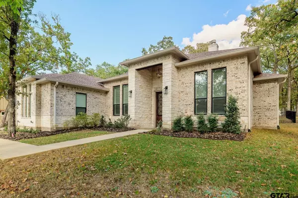126 E Saint Andrews, Mabank, TX 75156