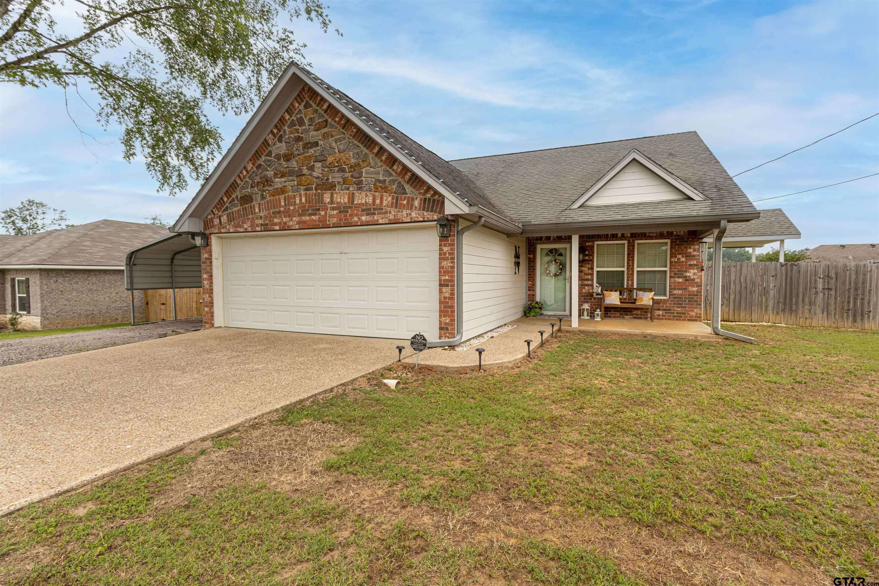108 S Rainbow Dr, Whitehouse, TX 75791