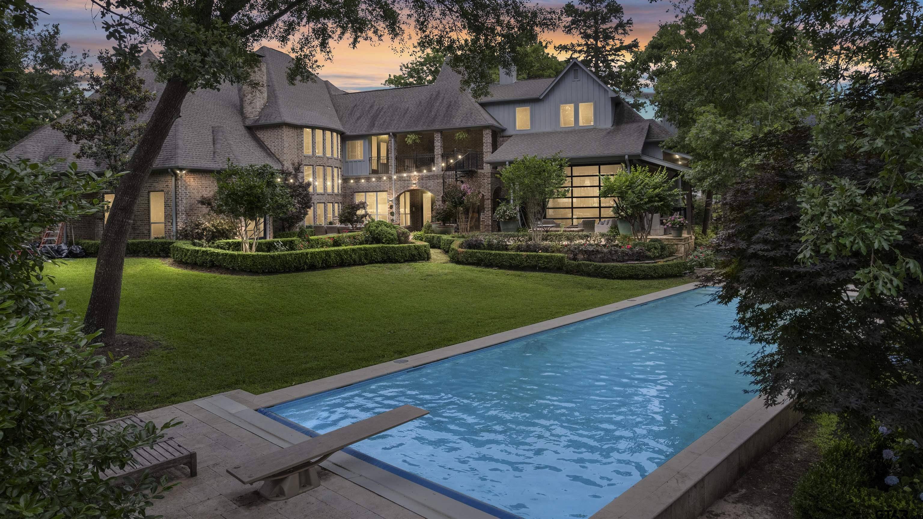 1950 Stonegate Circle, Tyler, TX 75703