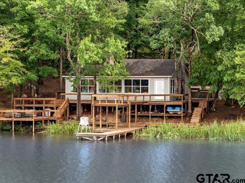 110 Caddo Dr, Elkhart, TX 75839
