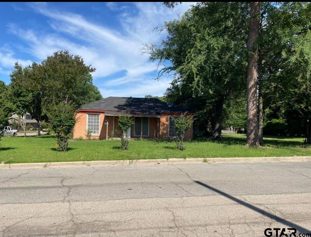 601 N Newsom St., Mineola, TX 75773