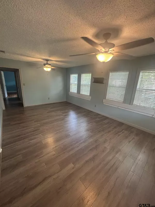 Hawkins, TX 75765,606 GLAZNER