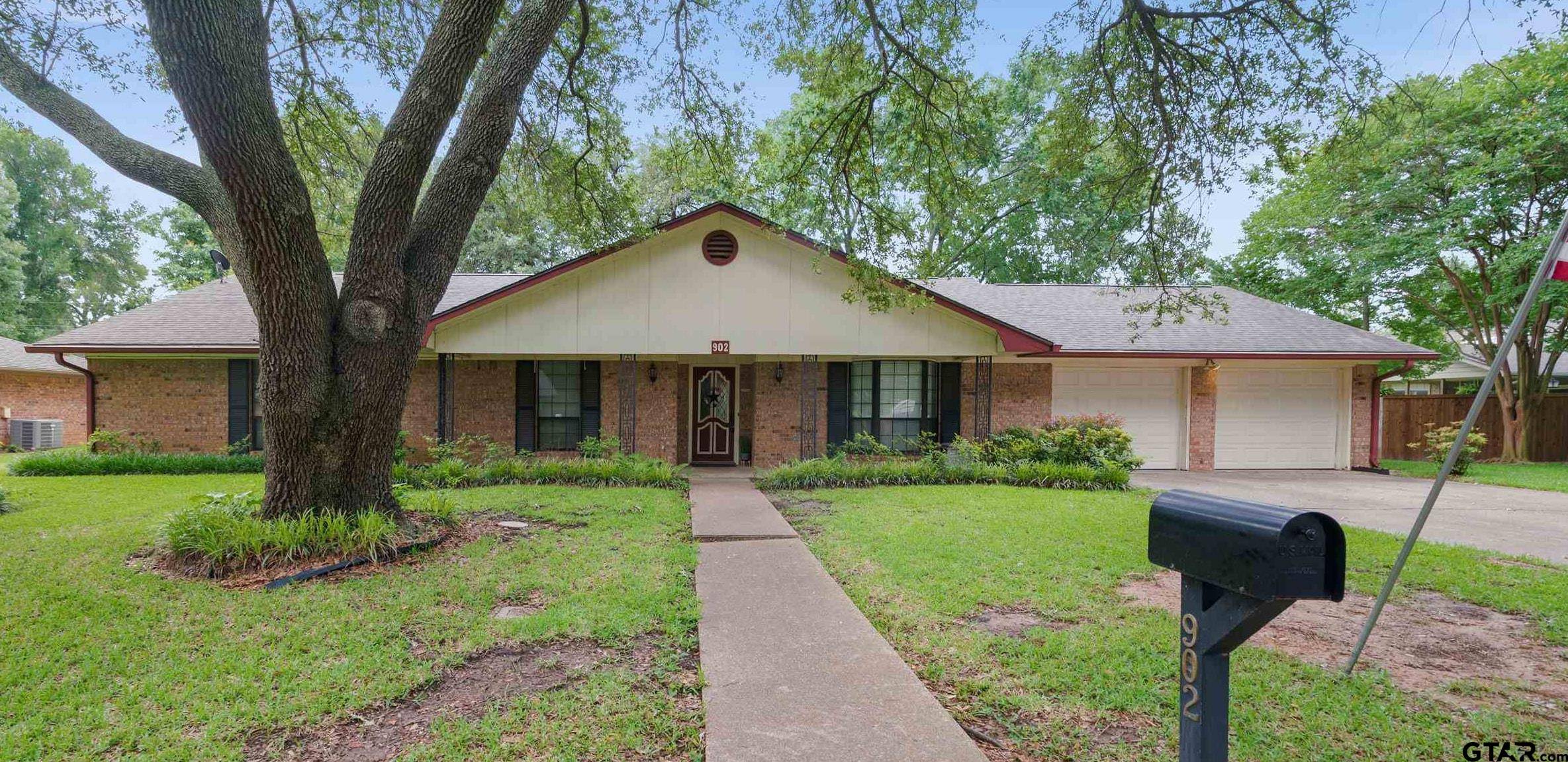 902 Humphrey, Athens, TX 75751