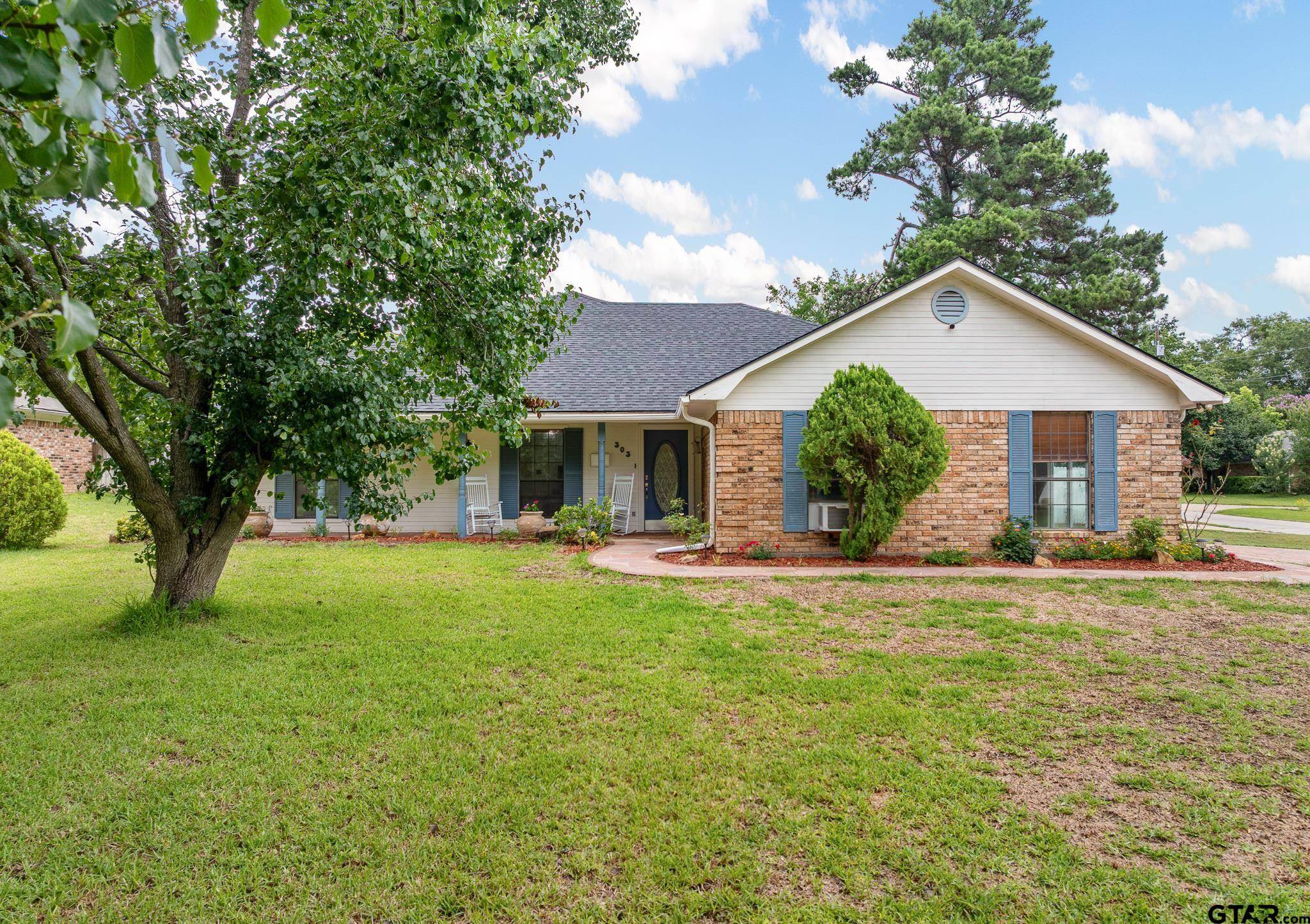 303 Linda Lane, Lindale, TX 75771