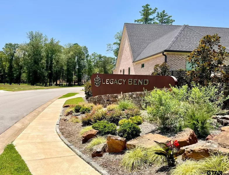 2449 Hidden Creek Cv, Tyler, TX 75703