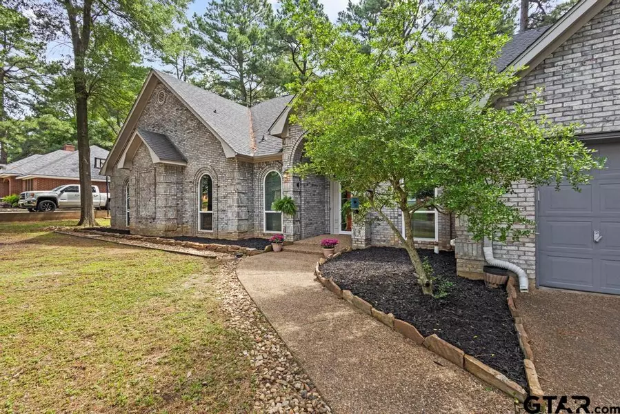 494 Spruce Dr, Paris, TX 75462