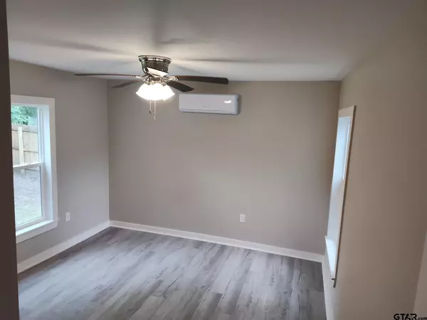 Winnsboro, TX 75494,403 S POST OAK