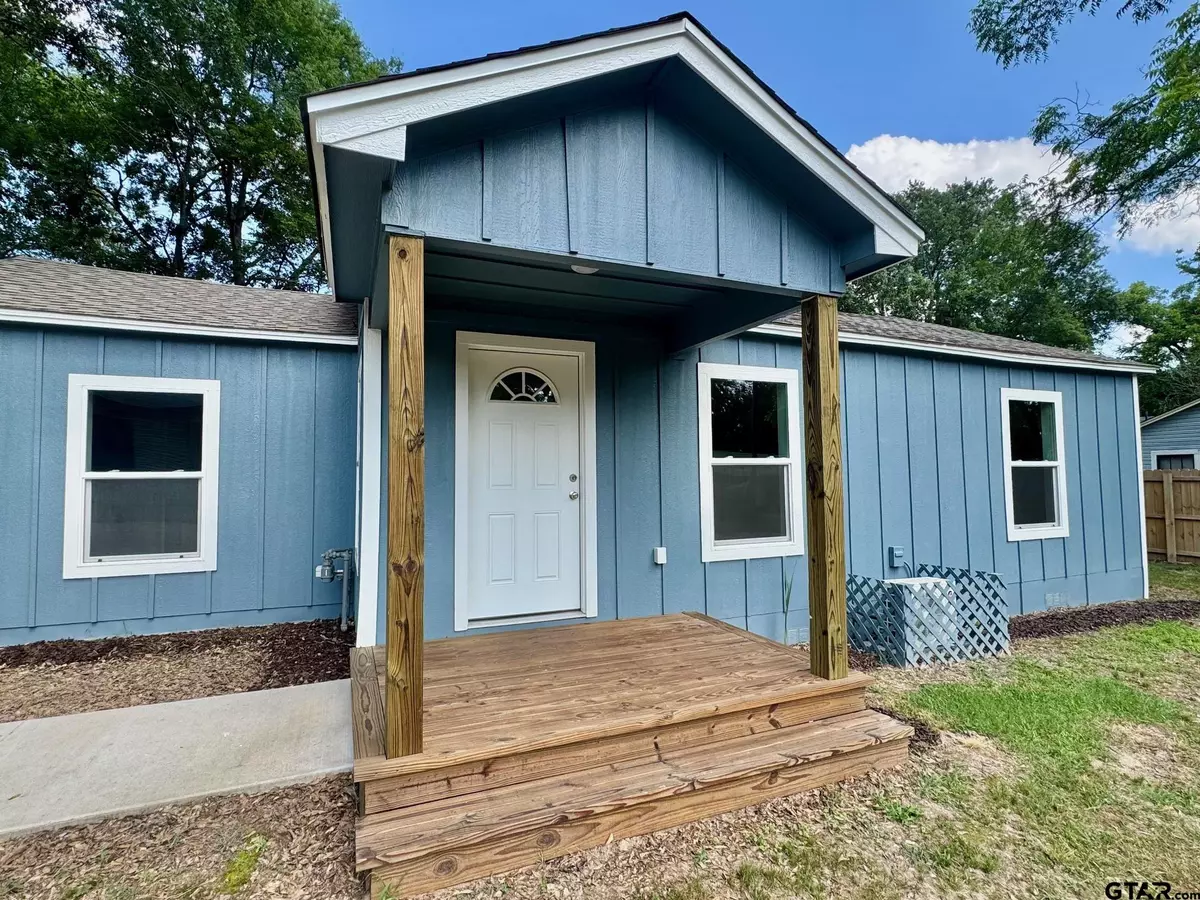 Winnsboro, TX 75494,403 S POST OAK