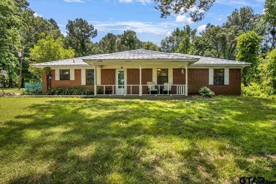 584 E FM 1798, Mt Enterprise, TX 75681