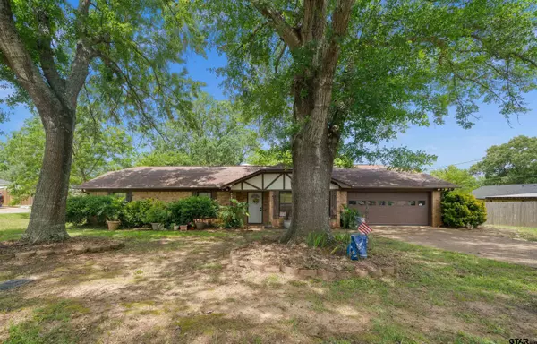 9307 Kelly Green St, Tyler, TX 75703