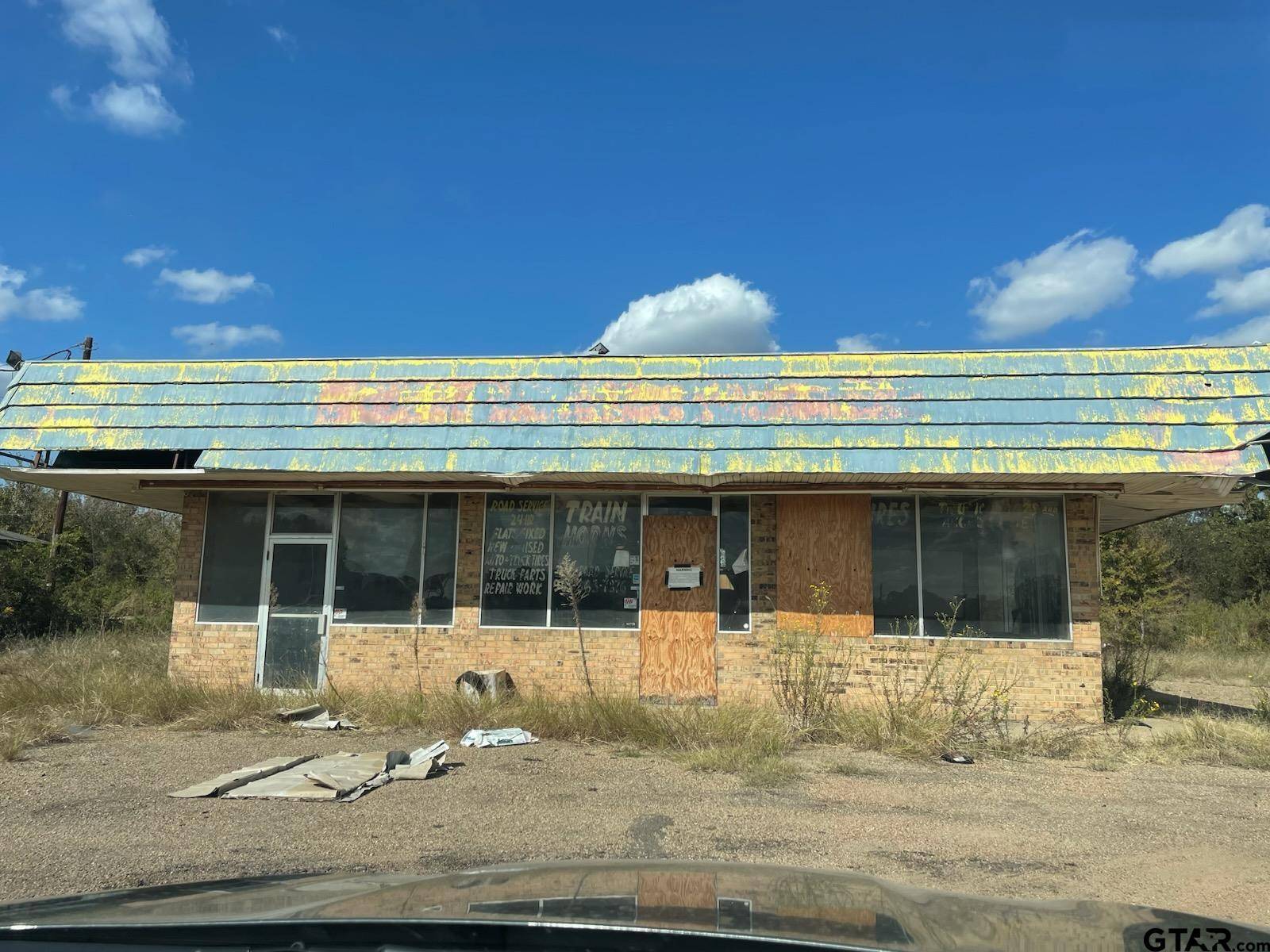 2822 I-20, Van, TX 75790