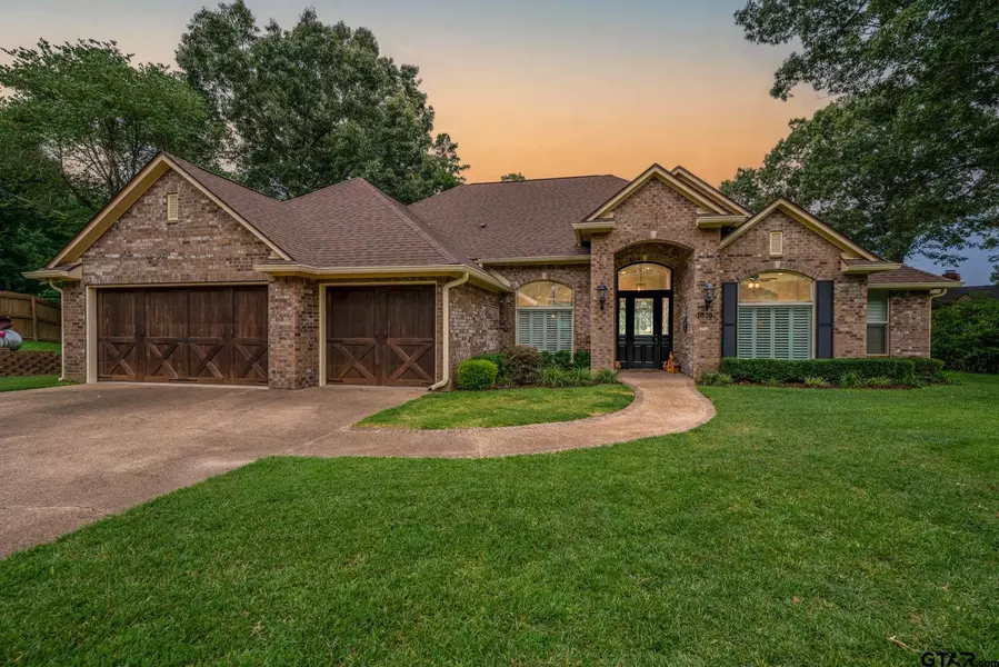 1020 Shadowood Dr, Marshall, TX 75672