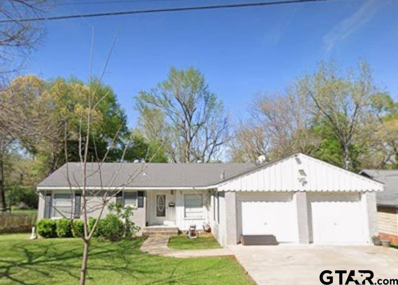 1107 E Brazos, Palestine, TX 75801
