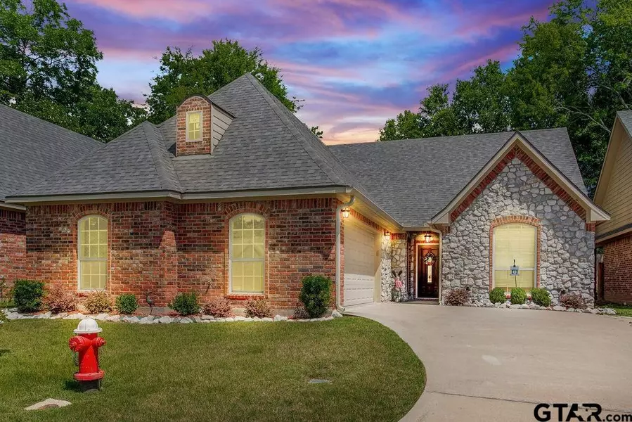 1216 Cobblestone Court, Carthage, TX 75633
