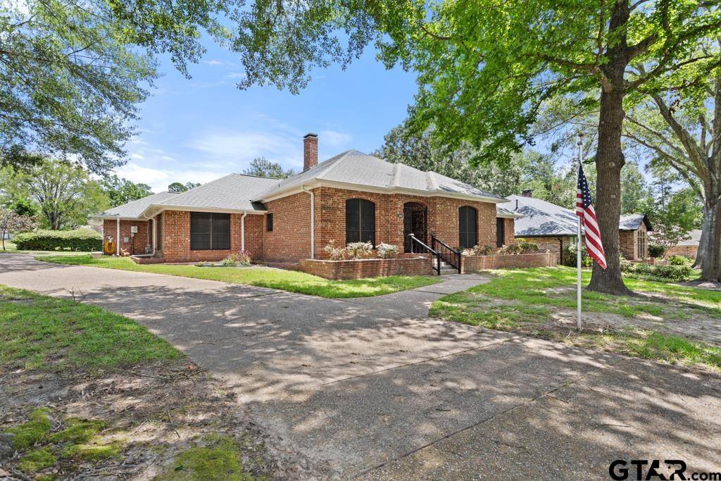 5802 Briar Creek Dr, Tyler, TX 75703