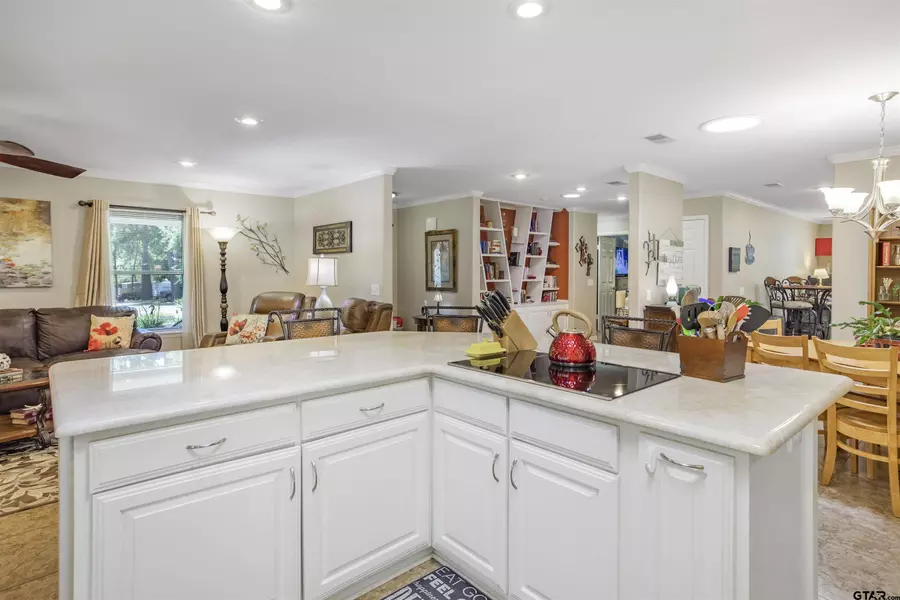 18058 Whispering Pines Road, Flint, TX 75762