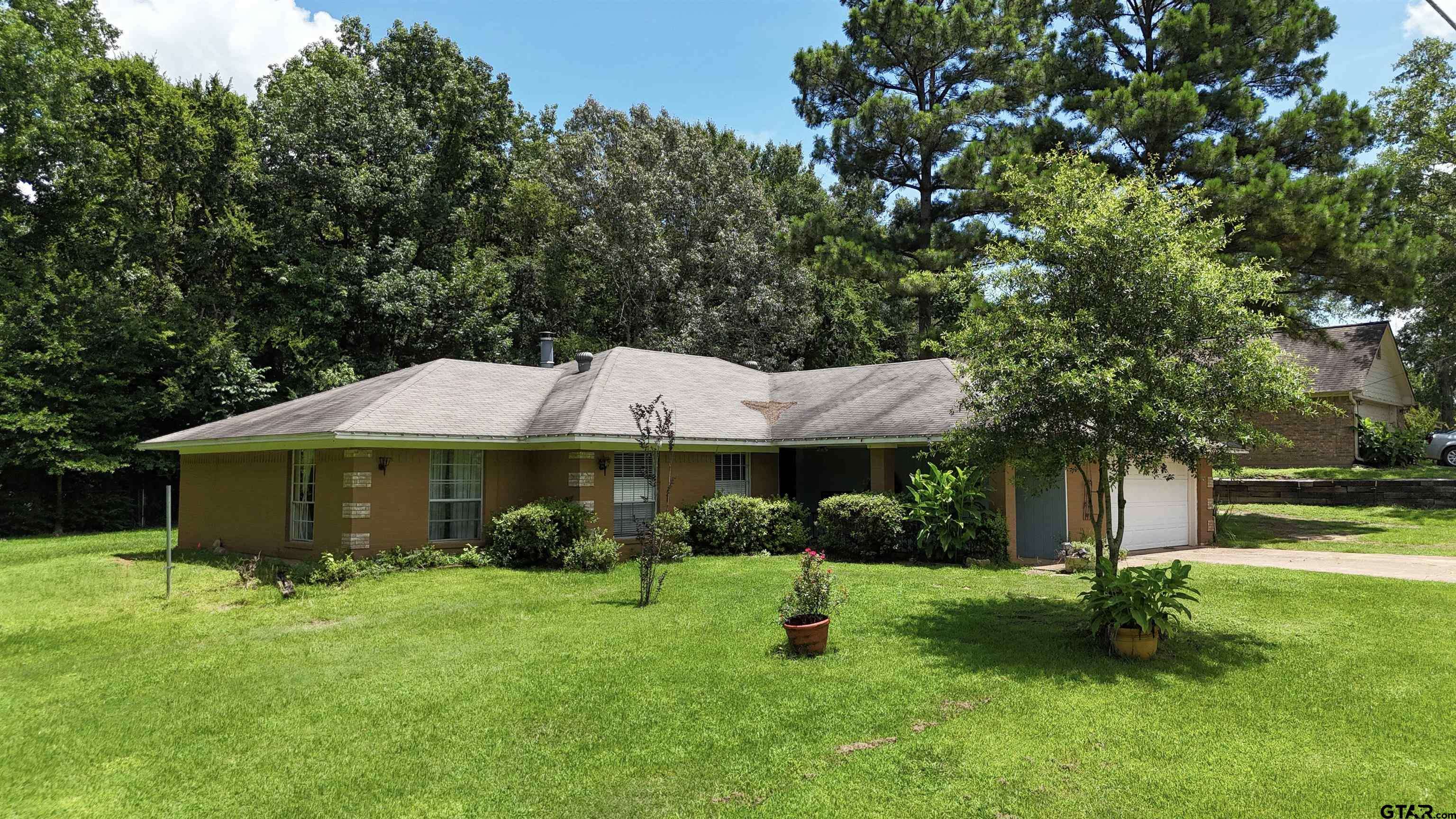10203 Crestview Dr., Tyler, TX 75707