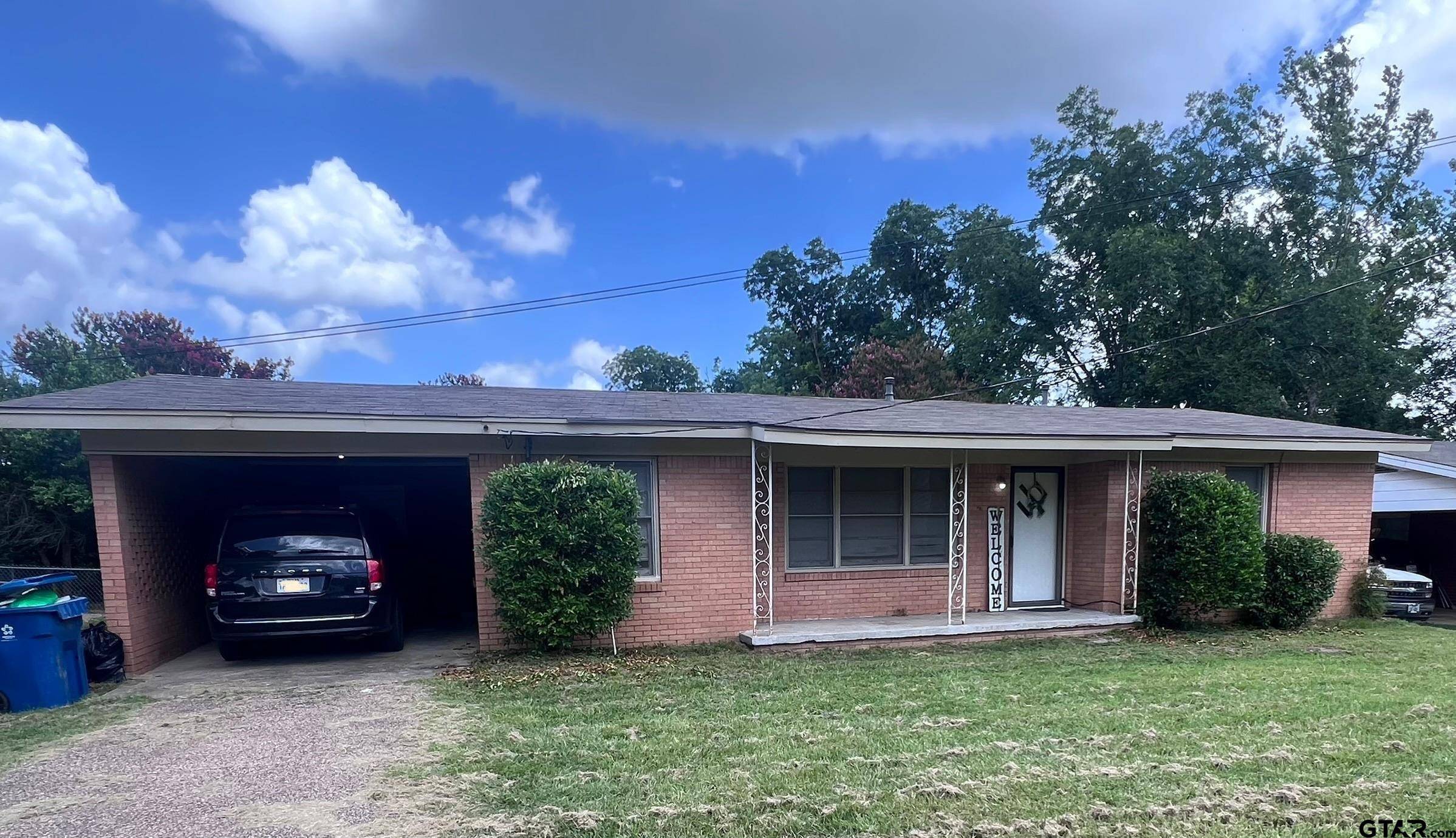 204 Mount Sylvan St, Lindale, TX 75771