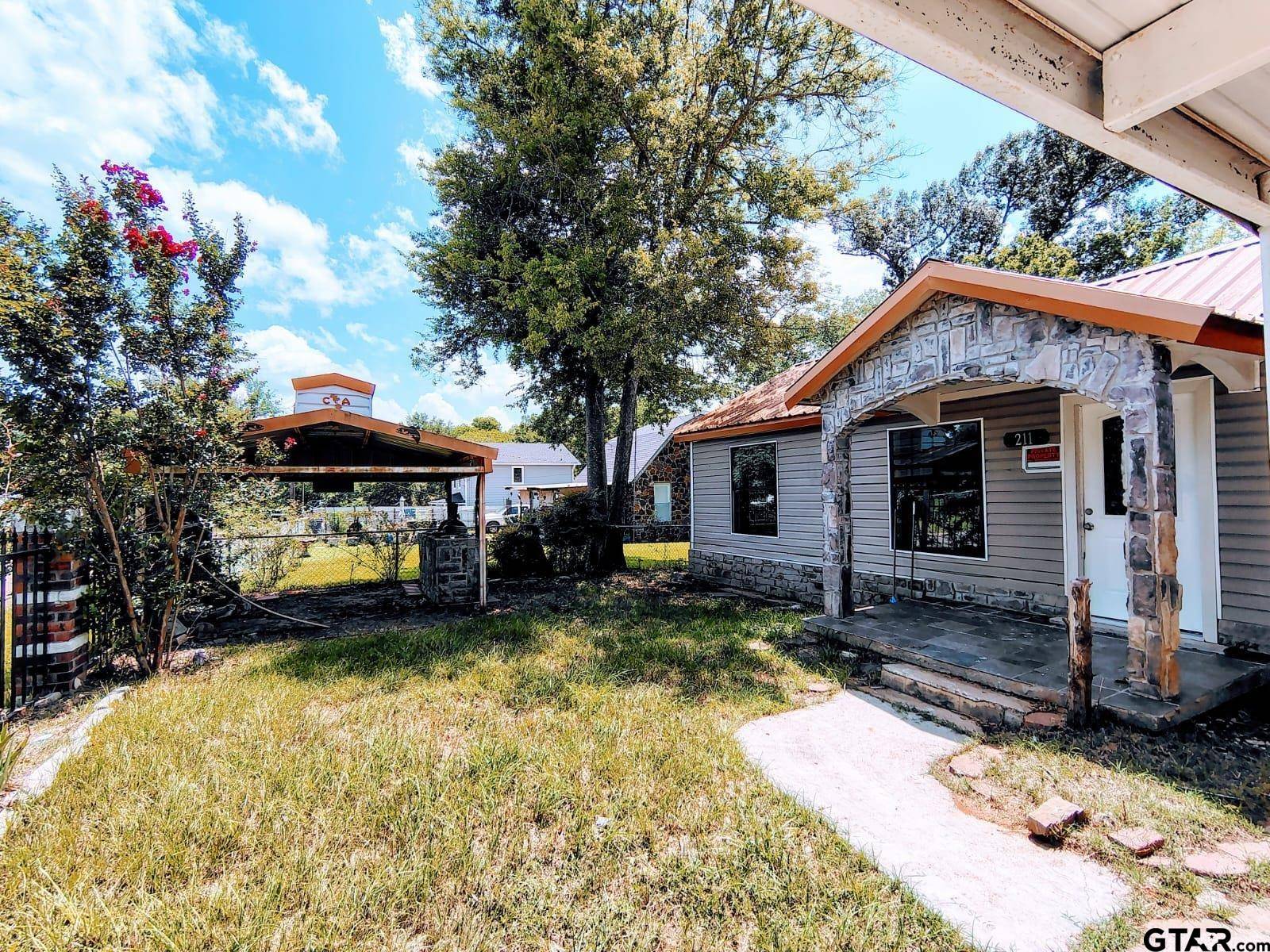 Longview, TX 75604,211 Watkins