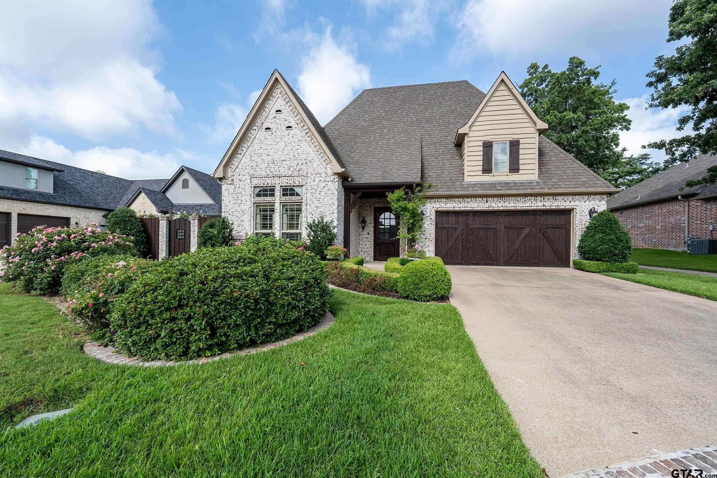 2238 Thornwood Dr., Tyler, TX 75703