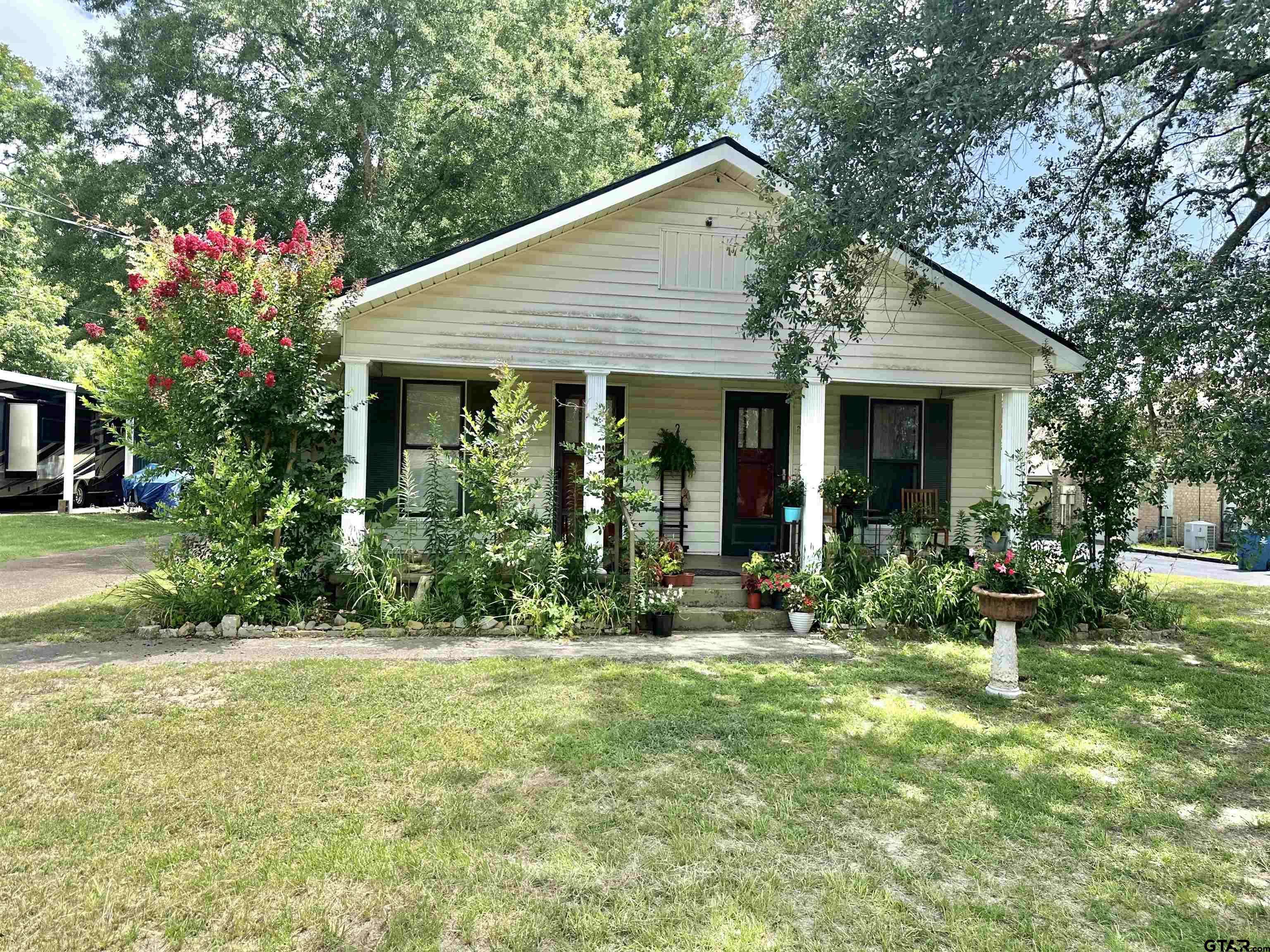 204 College Avenue, Henderson, TX 75654