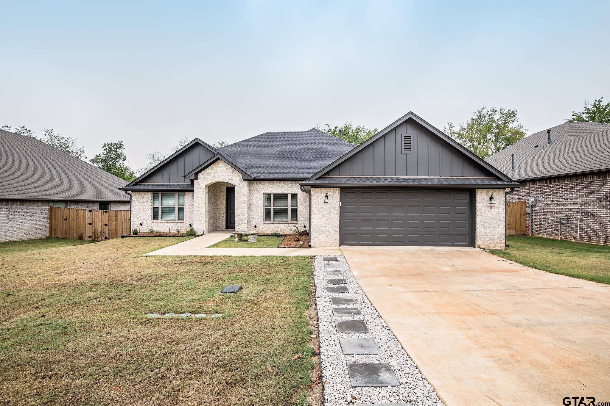 108 Amanda Ave, Bullard, TX 75757