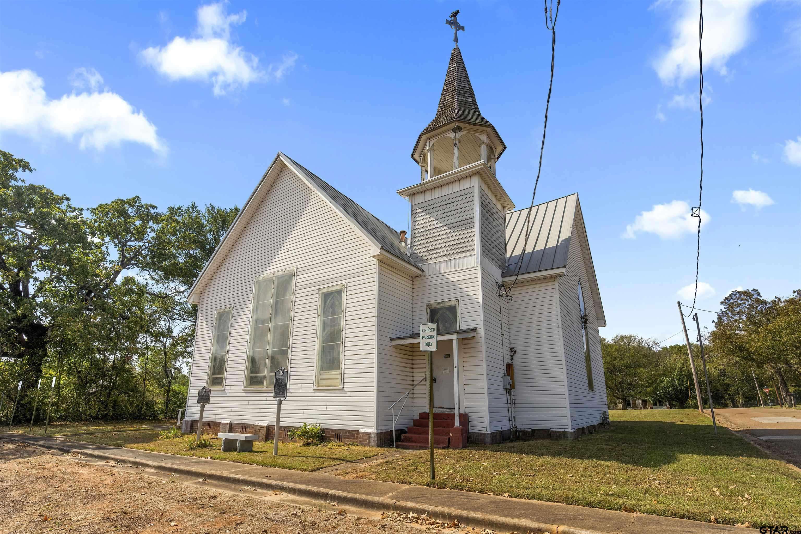 509 Taylor St, Daingerfield, TX 75638