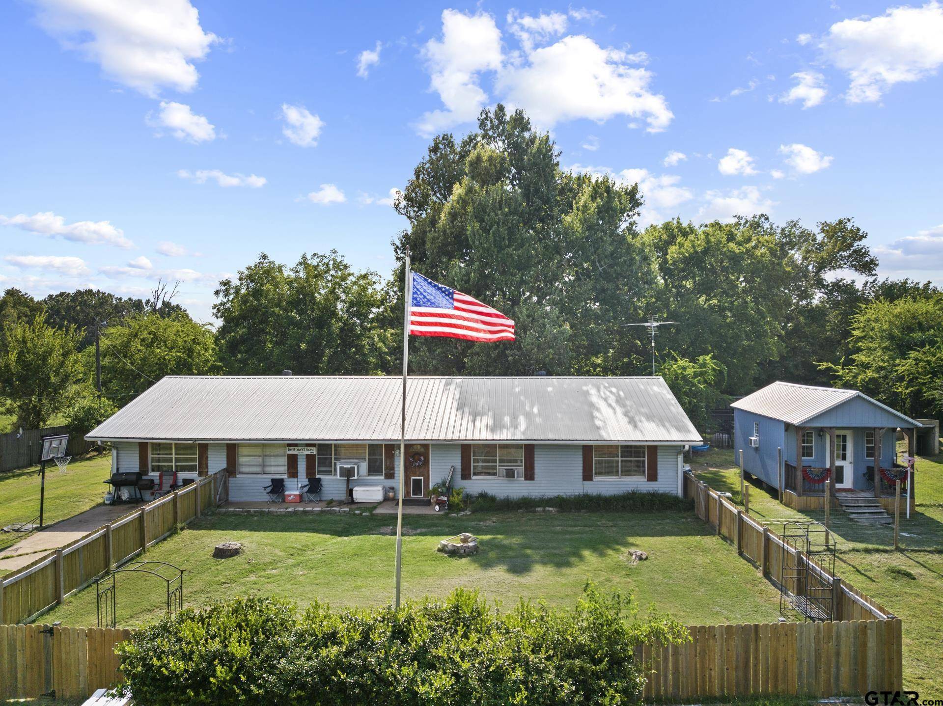 2084 FM 21, Pittsburg, TX 75686