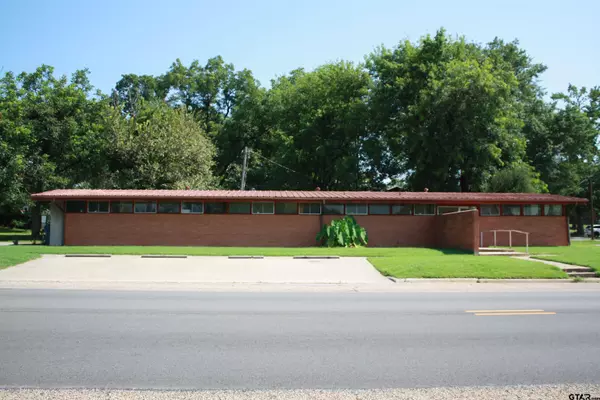 Winnsboro, TX 75494,300 W Broadway