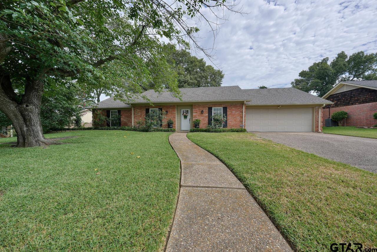 617 Top Hill Dr, Tyler, TX 75703