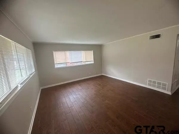 Tyler, TX 75701,2101 Pinecrest Dr