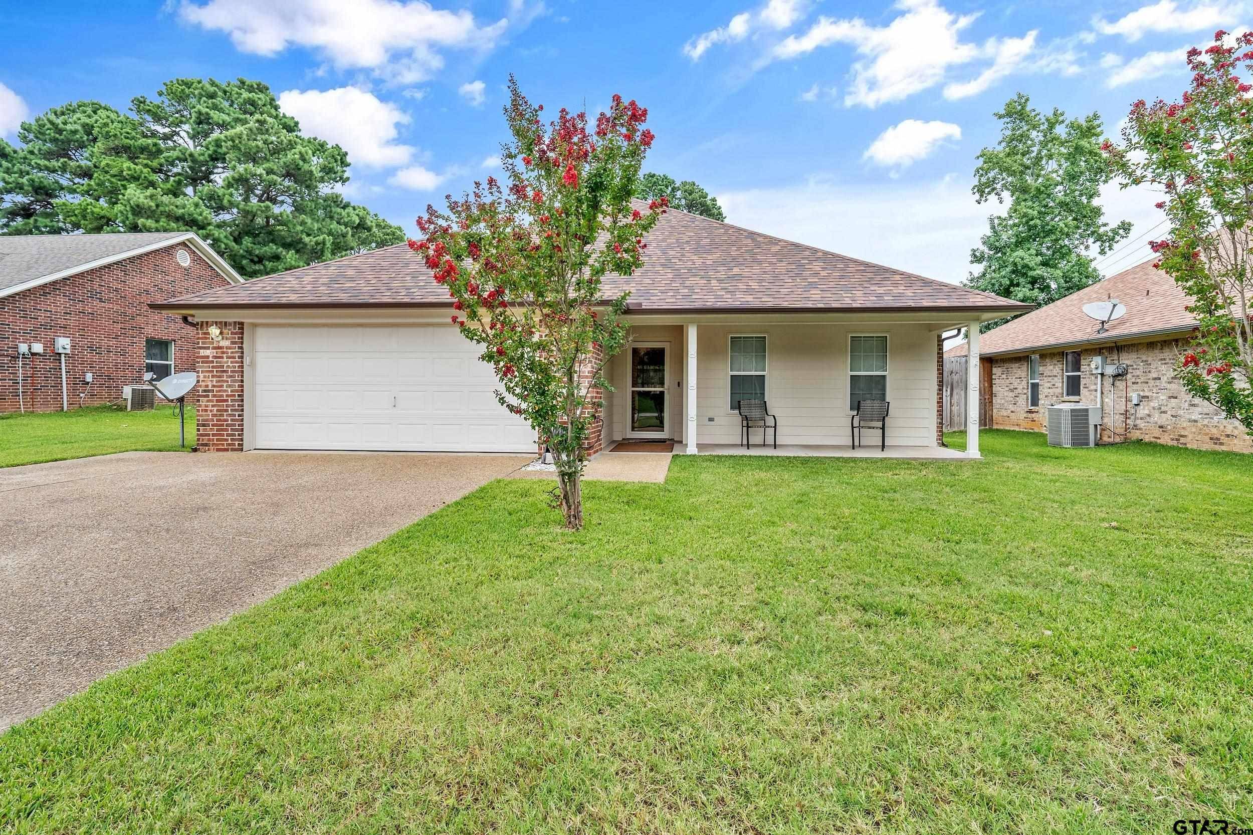 518 Neches Dr, Chandler, TX 75758