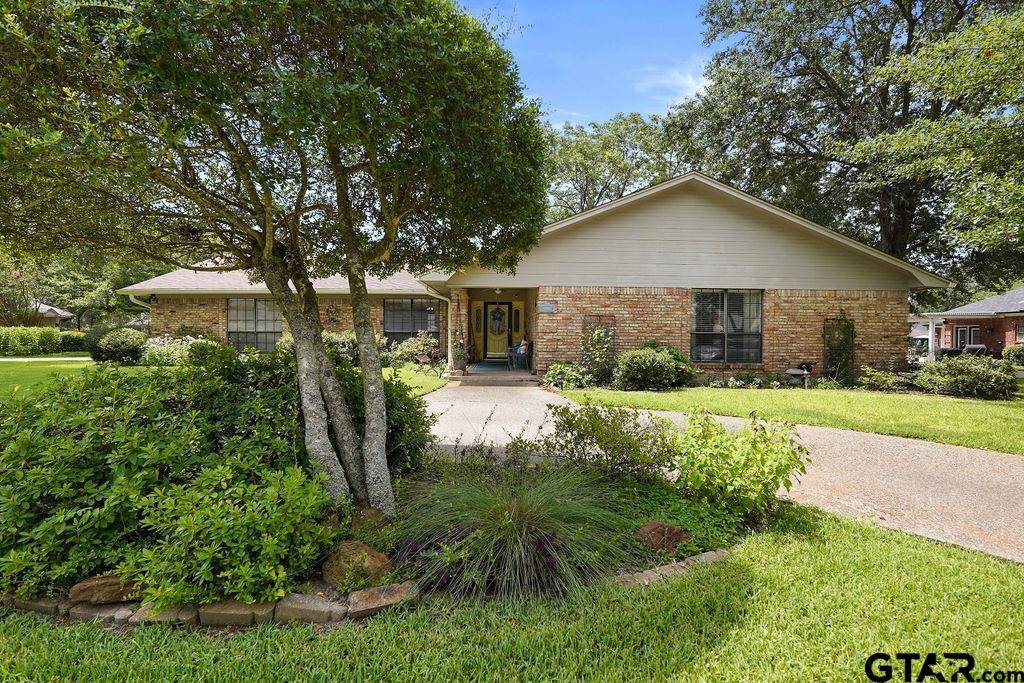 203 Spring Lake, Mineola, TX 75773