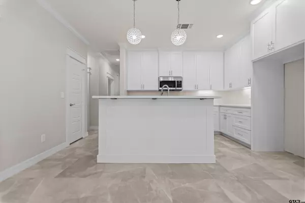 Tyler, TX 75702,1100 N Bois D Arc Ave