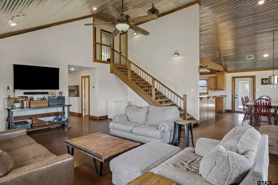 2042 VZ County RD 4123, Canton, TX 75103