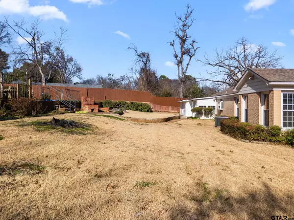 Tyler, TX 75701,2715 S Robertson Ave.