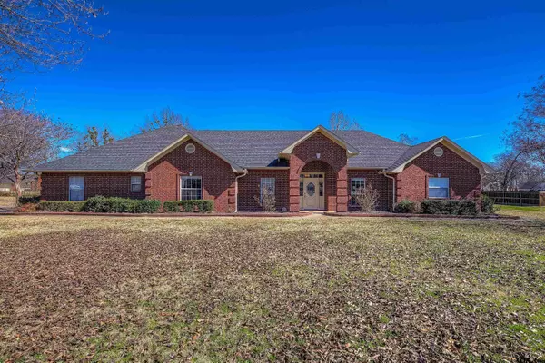 302 Briarwood Lane, Sulphur Springs, TX 75482