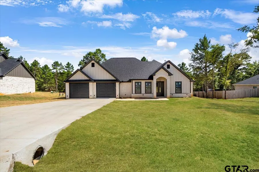 19371 Cedarpark PL, Lindale, TX 75771