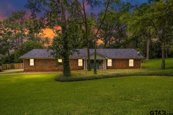 2927 Fry Avenue, Tyler, TX 75701