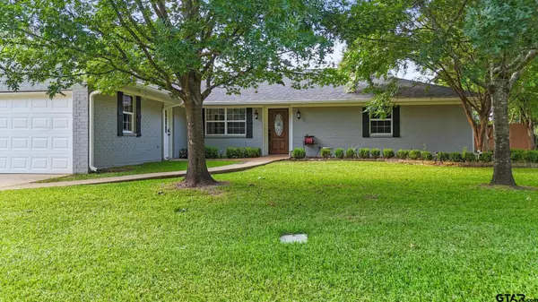 202 Robinwood Dr, Whitehouse, TX 75791