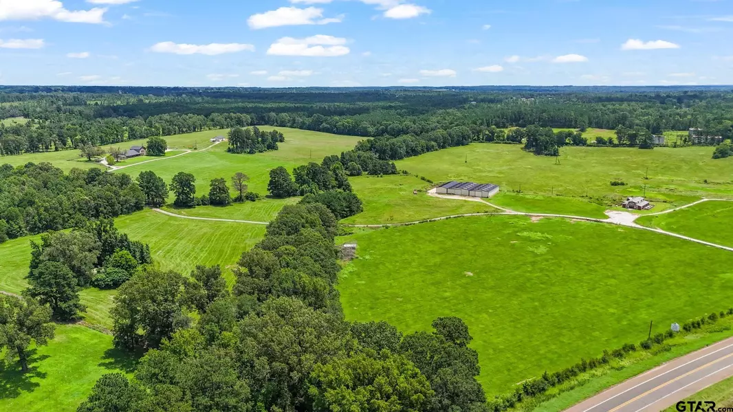 11074 W Highway 64 (10+/-AC), Overton, TX 75684