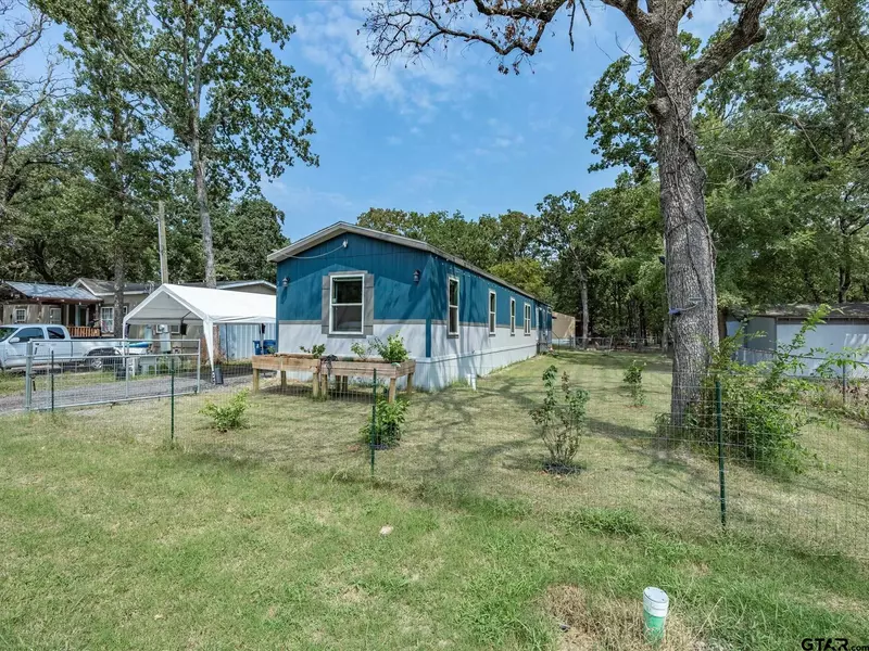 234 Red Robin Road, Gun Barrel City, TX 75156