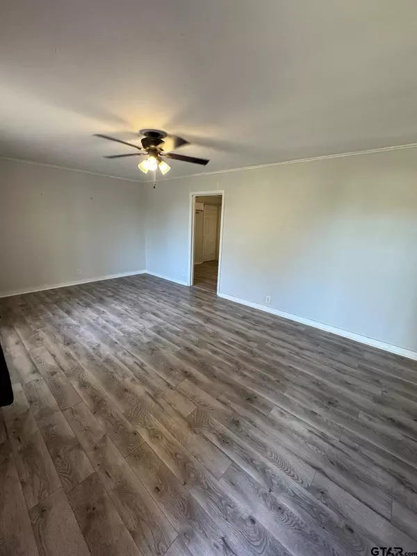 Palestine, TX 75803,306 Second St