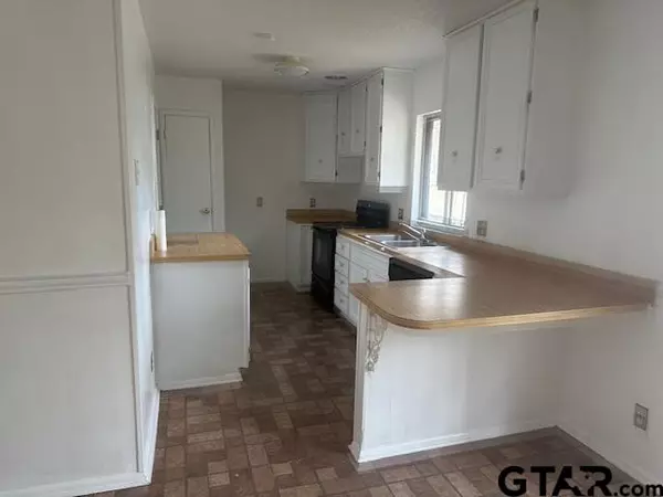 Tyler, TX 75701,2430 Smuts Dr