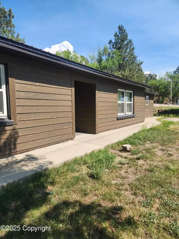 4 Moore Ln -, Newcastle, WY 82701