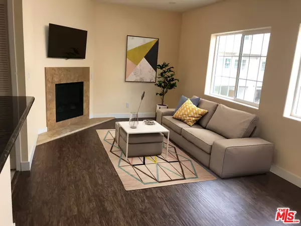 Compton, CA 90220,900 S Dwight AVE #206