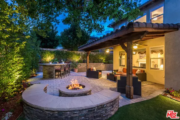 Stevenson Ranch, CA 91381,25016 RIVER WALK LN