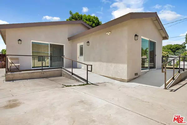 7332 AVE, Reseda, CA 91335