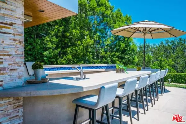 Studio City, CA 91604,10802 ALTA VIEW DR